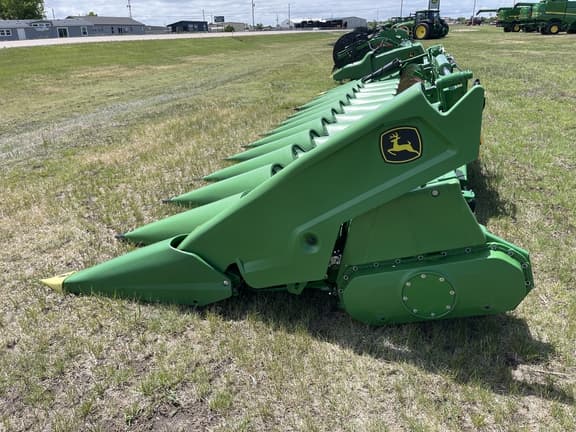 Image of John Deere C12F equipment image 2