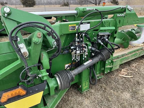 Image of John Deere C12F equipment image 4