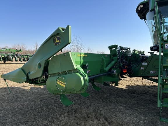 Image of John Deere C12F equipment image 1