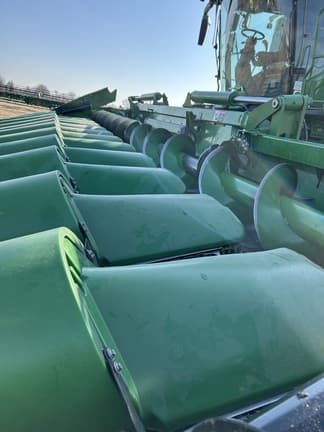 Image of John Deere C12F equipment image 2