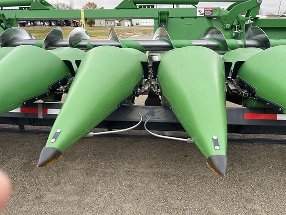 Image of John Deere C12F equipment image 2