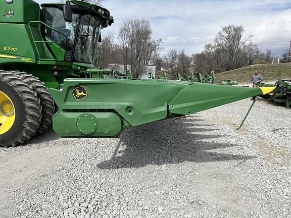 Image of John Deere C12F equipment image 1