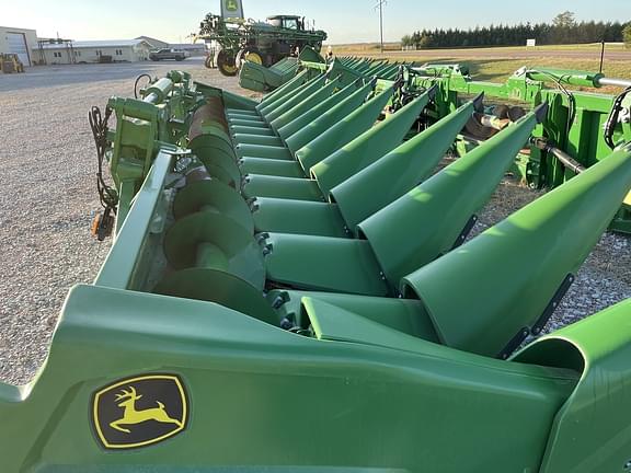 Image of John Deere C12F equipment image 1