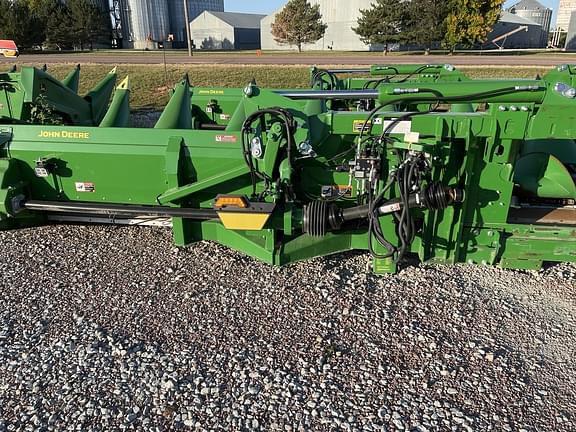 Image of John Deere C12F equipment image 3