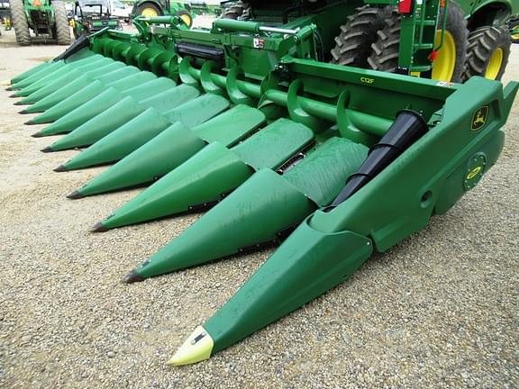 Image of John Deere C12F equipment image 4