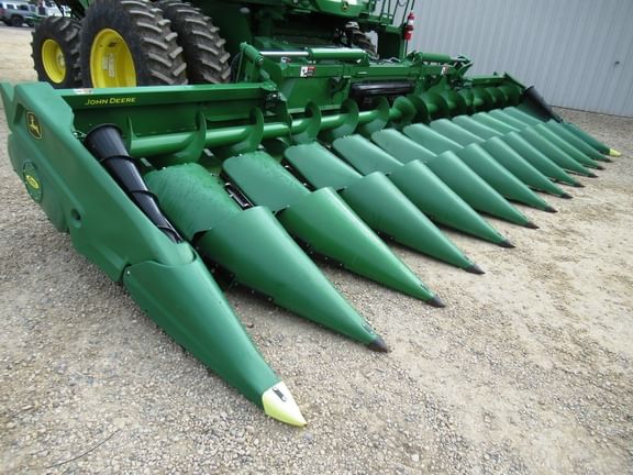 Main image John Deere C12F