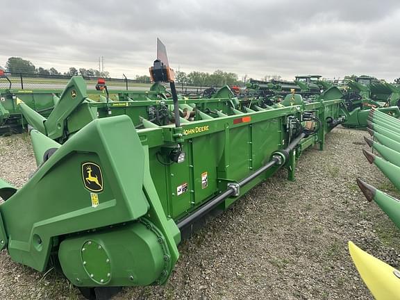 Image of John Deere C12R equipment image 3