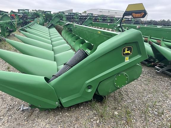 Image of John Deere C12R equipment image 4