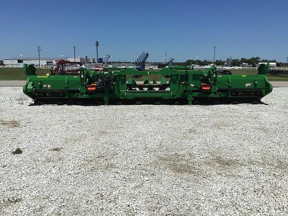 Image of John Deere C12F equipment image 2