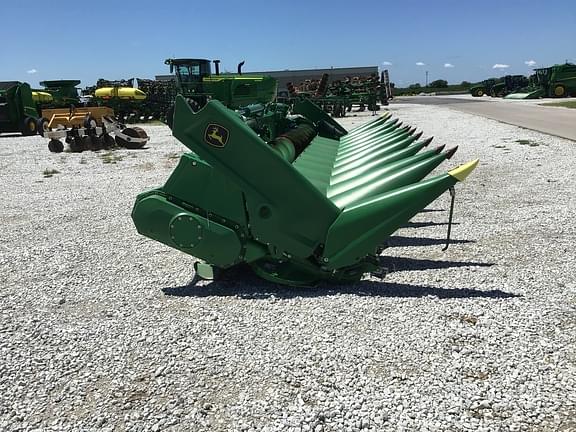 Image of John Deere C12F equipment image 4