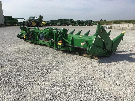 Image of John Deere C12F equipment image 3