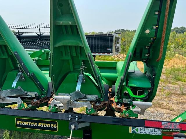 Image of John Deere C12F equipment image 4