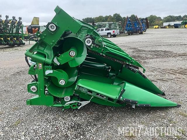 Image of John Deere C12F equipment image 4