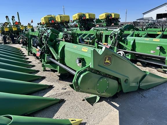 Image of John Deere C12F equipment image 2