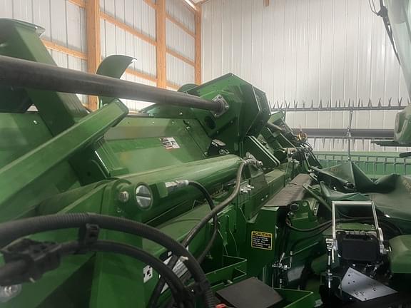 Image of John Deere C12F equipment image 4