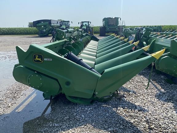 Image of John Deere C12F equipment image 1