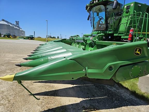 Image of John Deere C12F equipment image 1