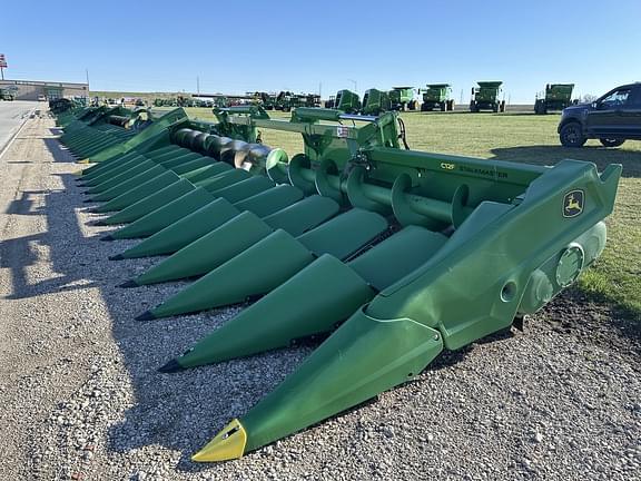 Image of John Deere C12F equipment image 2