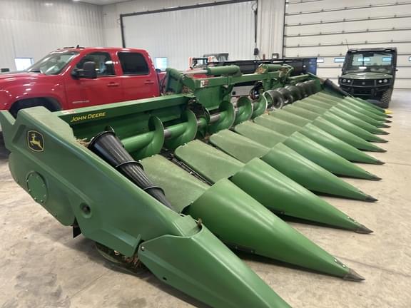 Image of John Deere C12F equipment image 2