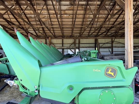 Image of John Deere C12F equipment image 4