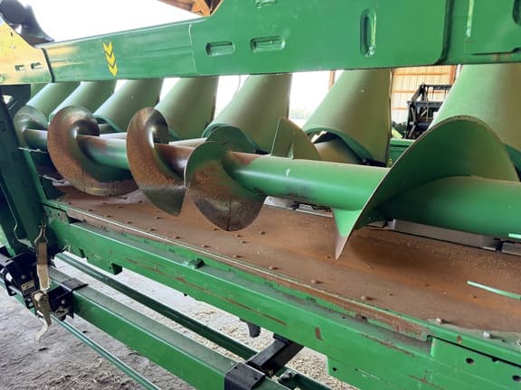 Image of John Deere C12F equipment image 3