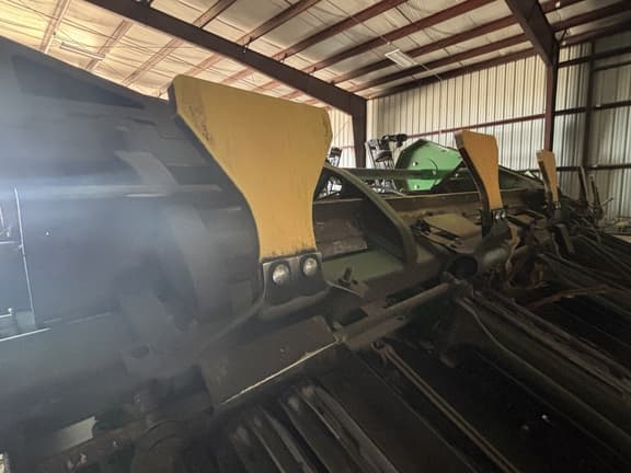 Image of John Deere C12F equipment image 4