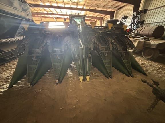 Image of John Deere C12F equipment image 1