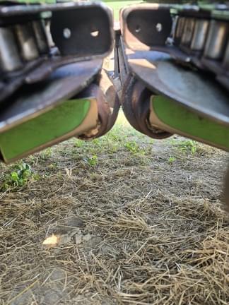 Image of John Deere C12F equipment image 3