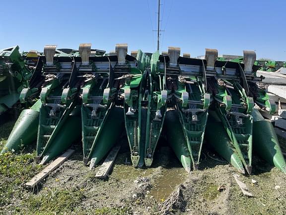Image of John Deere C12F equipment image 1