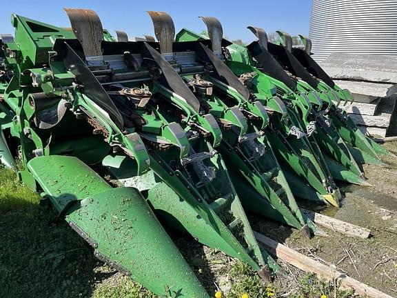 Image of John Deere C12F equipment image 2
