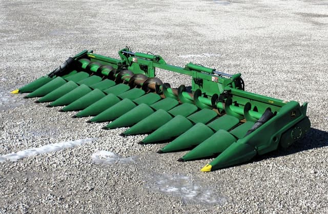 Image of John Deere C12F equipment image 1