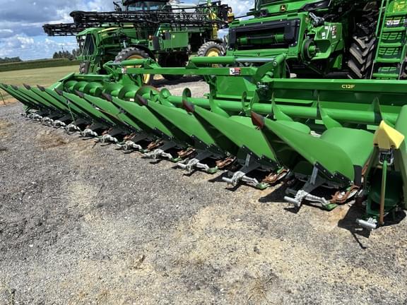 Image of John Deere C12F equipment image 4
