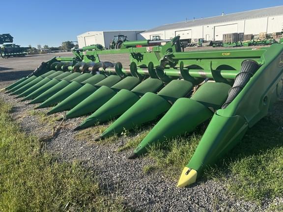 Image of John Deere C12F equipment image 1