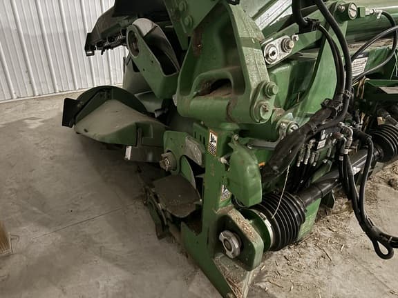 Image of John Deere C12F equipment image 4
