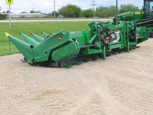 Image of John Deere C12F equipment image 4
