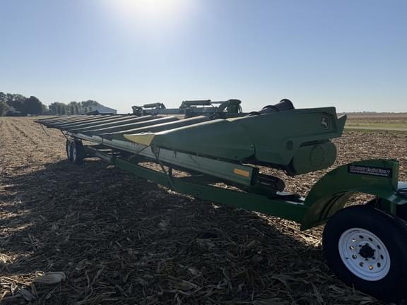 Image of John Deere C12F equipment image 1