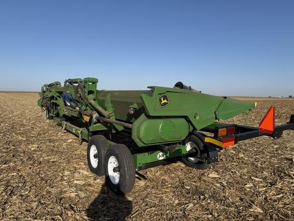 Image of John Deere C12F equipment image 3