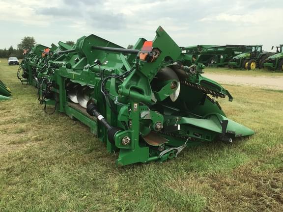 Image of John Deere C12F equipment image 3