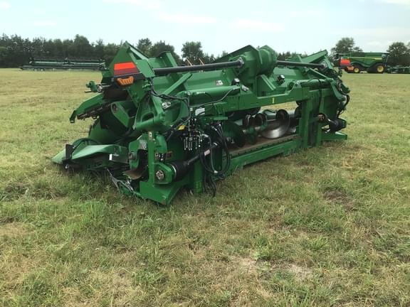 Image of John Deere C12F equipment image 3