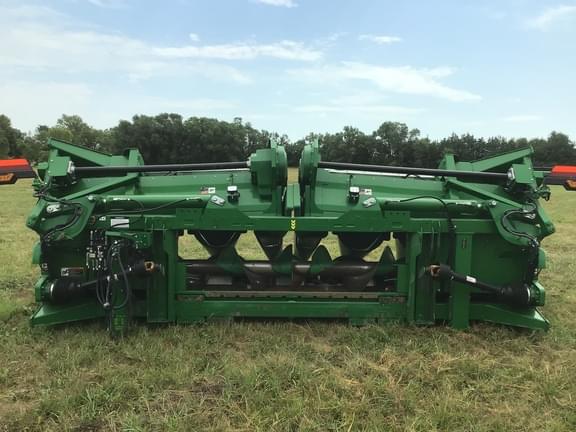 Image of John Deere C12F equipment image 4