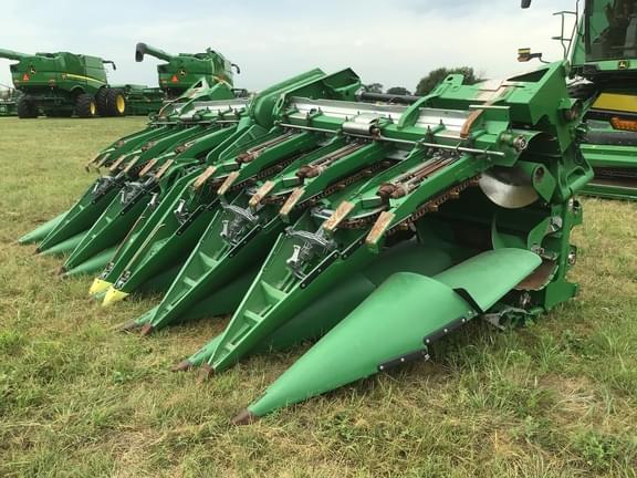 Image of John Deere C12F equipment image 2
