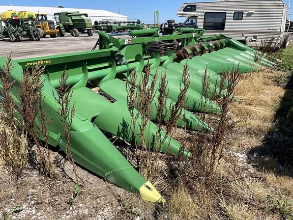 Image of John Deere C12F equipment image 2