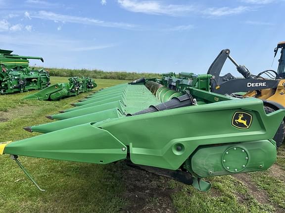 Image of John Deere C12F equipment image 1