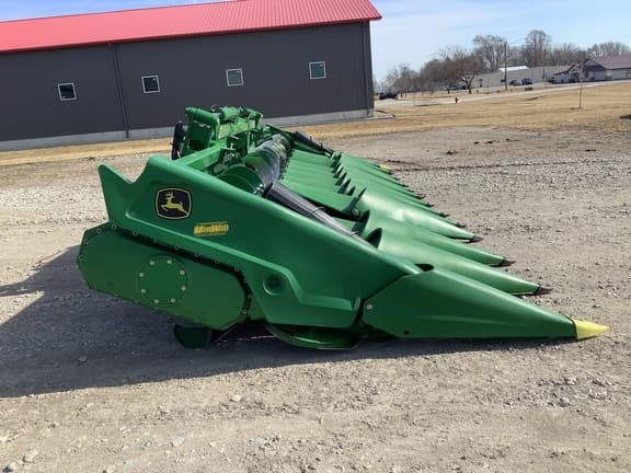 Image of John Deere C12F equipment image 4