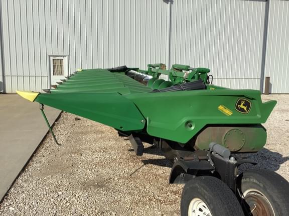 Image of John Deere C12F equipment image 3