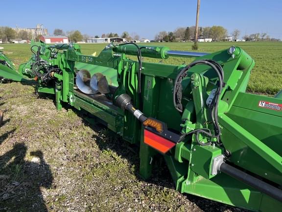 Image of John Deere C12F equipment image 4