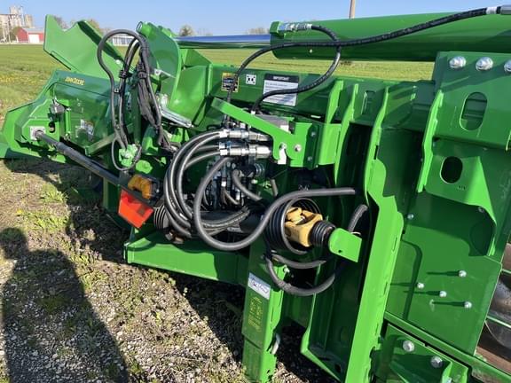 Image of John Deere C12F equipment image 1