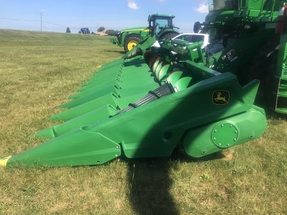 Image of John Deere C12F equipment image 2