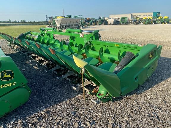 Image of John Deere C12F equipment image 2