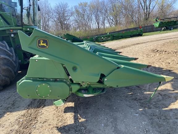 Image of John Deere C12F equipment image 1